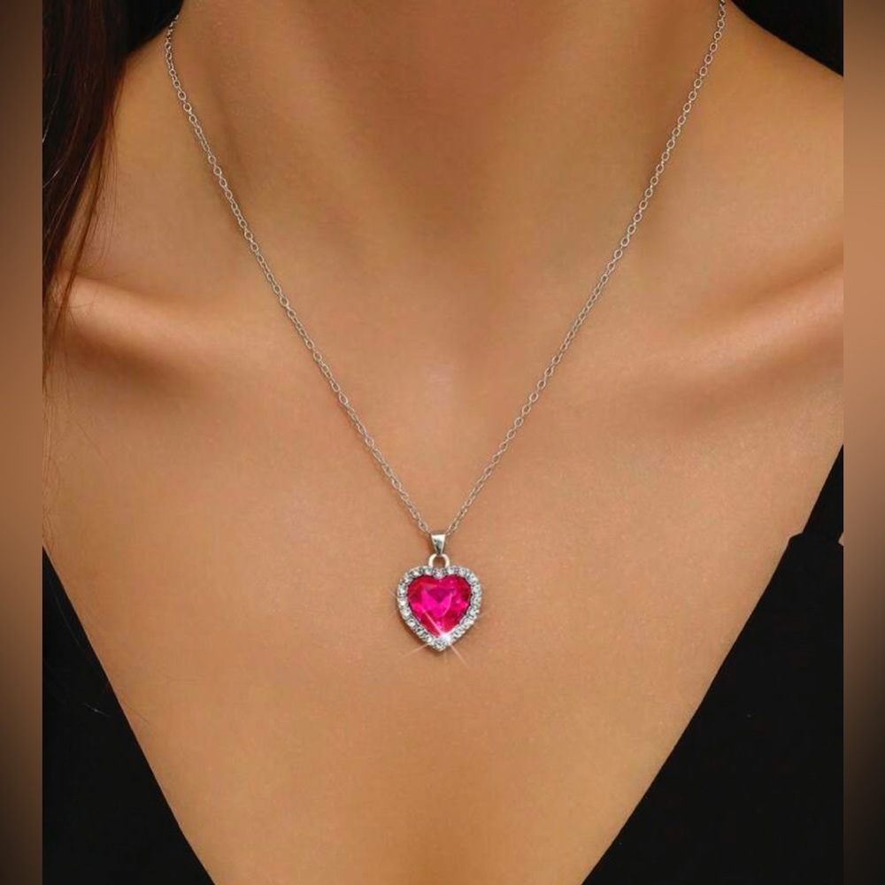 NWOT Stainless Steel Pink Heart Pendant Necklace